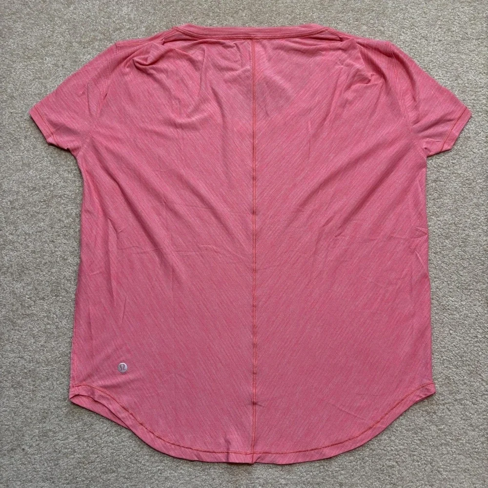 Lululemon‎ Shirt Womens 6 Pink Scoop Neck Short Sleeve Lightweight Yoga Tee